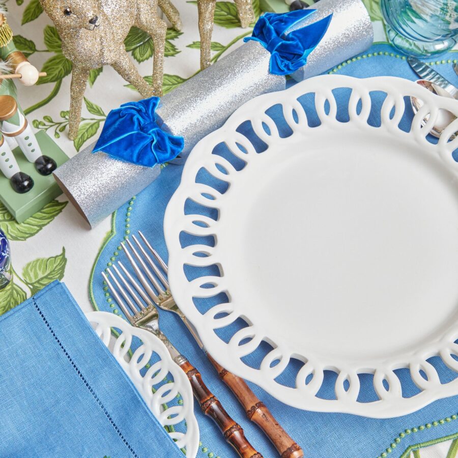 Fidino Elegant White Lace Dinner Plates – Set of 4 - Image 10