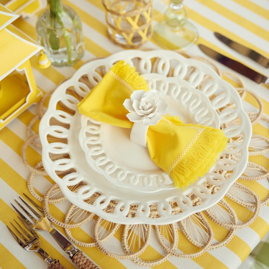 Fidino Elegant White Lace Dinner Plates – Set of 4 - Image 5